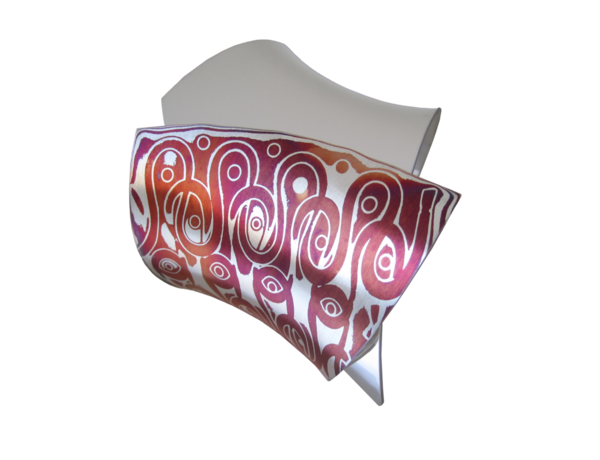 Juha Koskela Design <b>Juha Koskela Design</b><br>Kansainvälisesti tunnetun kultaseppä Juha Koskelan näyttävissä koruissa kulta, hopea ja titaani saavat tunnistettavan, selkeän ja harmonisen muotonsa.<br/><br/>Oltermannintie 6, 61500 Isokyrö<br/><br/>www.juhakoskeladesign.com